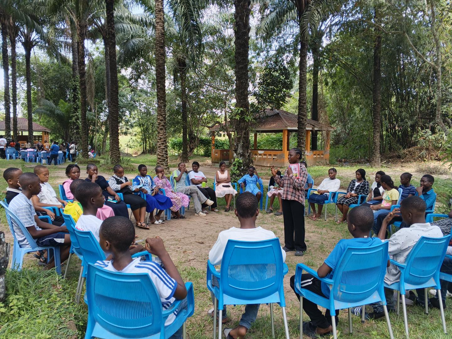 Prière communautaire à Kitsombiro